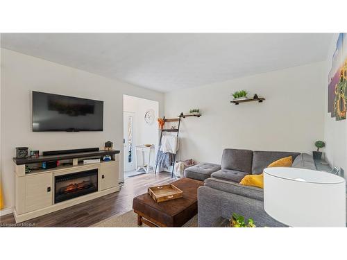 40 Silver Lake Drive, Port Dover, ON - Indoor Photo Showing Living Room