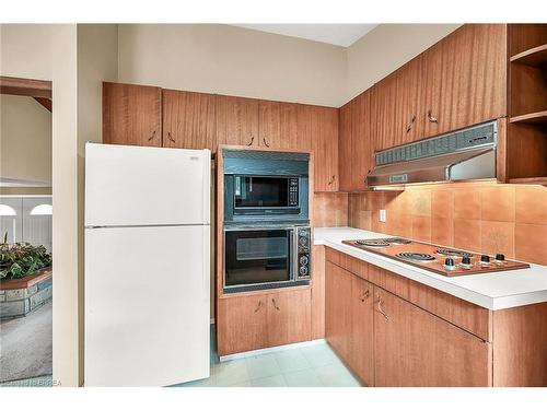 16 Harvest Lane, Brantford, ON - Indoor Photo Showing Kitchen