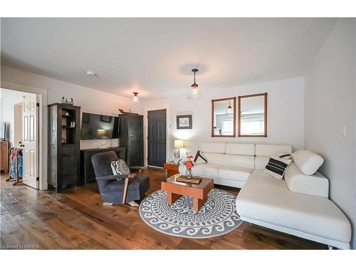 9 Kiwanis Avenue, Port Dover, ON - Indoor Photo Showing Living Room