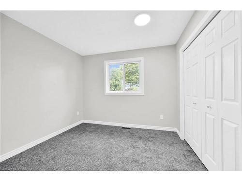 12 Hill Avenue, Brantford, ON - Indoor Photo Showing Other Room