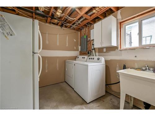 12 Hill Avenue, Brantford, ON - Indoor Photo Showing Laundry Room