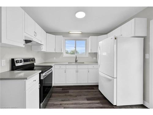 12 Hill Avenue, Brantford, ON - Indoor Photo Showing Kitchen