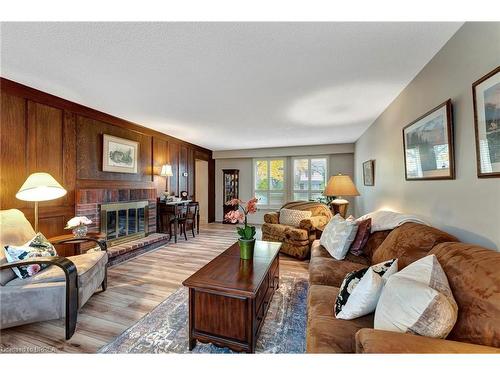 9 Rollingwood Crescent, Brantford, ON - Indoor Photo Showing Living Room With Fireplace