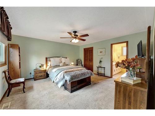 9 Rollingwood Crescent, Brantford, ON - Indoor Photo Showing Bedroom