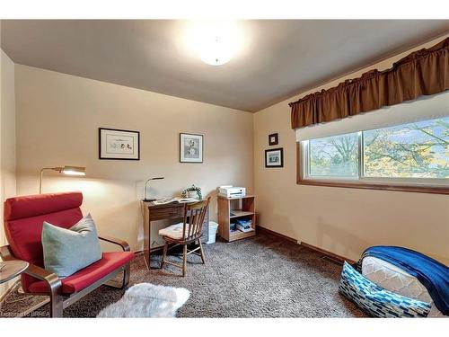 9 Rollingwood Crescent, Brantford, ON - Indoor Photo Showing Bedroom