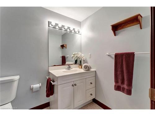 9 Rollingwood Crescent, Brantford, ON - Indoor Photo Showing Bathroom