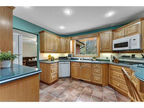 9 Rollingwood Crescent, Brantford, ON - Indoor Photo Showing Kitchen