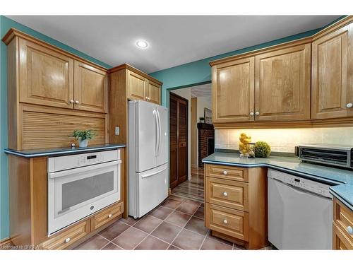 9 Rollingwood Crescent, Brantford, ON - Indoor Photo Showing Kitchen