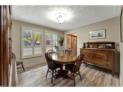 9 Rollingwood Crescent, Brantford, ON - Indoor Photo Showing Dining Room