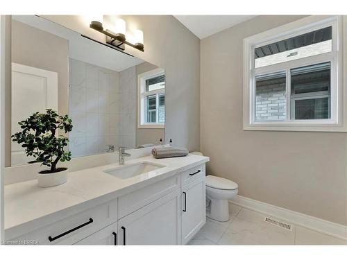 101 Craddock Boulevard, Jarvis, ON - Indoor Photo Showing Bathroom