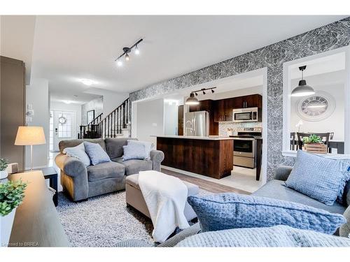 69 English Lane, Brantford, ON - Indoor Photo Showing Living Room