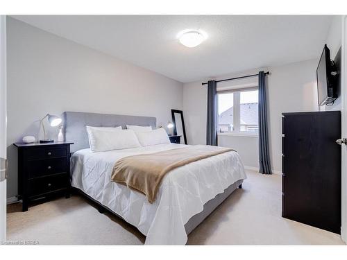 69 English Lane, Brantford, ON - Indoor Photo Showing Bedroom