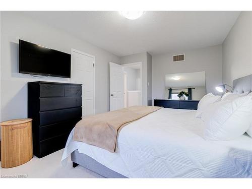 69 English Lane, Brantford, ON - Indoor Photo Showing Bedroom