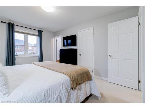 69 English Lane, Brantford, ON - Indoor Photo Showing Bedroom