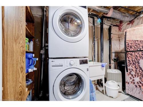 69 English Lane, Brantford, ON - Indoor Photo Showing Laundry Room