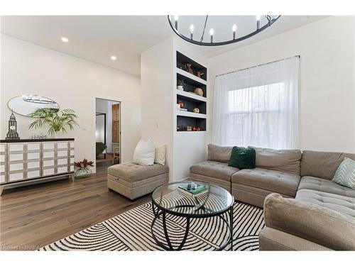 50 Ontario Street, Brantford, ON - Indoor Photo Showing Living Room