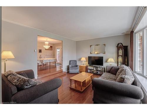 195 Paris Road, Brantford, ON - Indoor Photo Showing Living Room