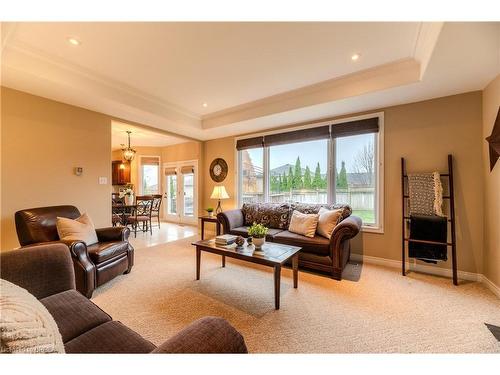 79 Taylor Road, St. George, ON - Indoor Photo Showing Living Room