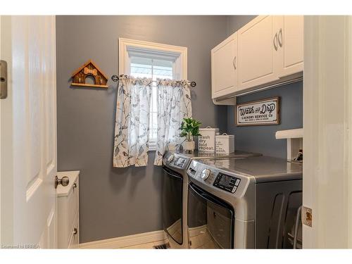 79 Taylor Road, St. George, ON - Indoor Photo Showing Laundry Room