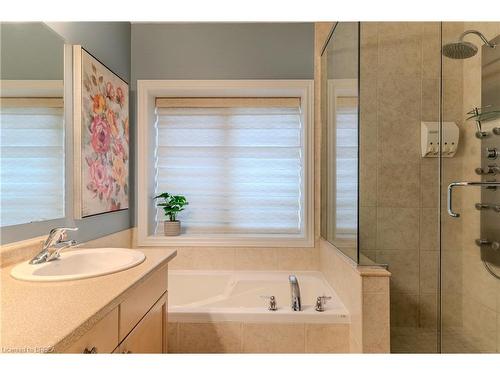 79 Taylor Road, St. George, ON - Indoor Photo Showing Bathroom