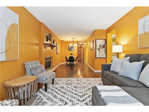 40 D'Aubigny Road, Brantford, ON - Indoor Photo Showing Living Room