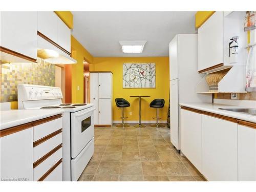 40 D'Aubigny Road, Brantford, ON - Indoor Photo Showing Kitchen