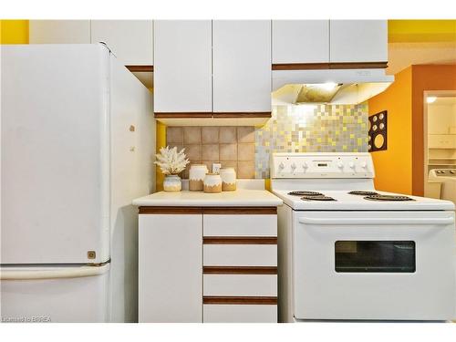 40 D'Aubigny Road, Brantford, ON - Indoor Photo Showing Kitchen