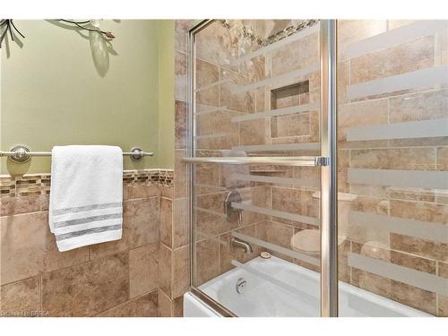 40 D'Aubigny Road, Brantford, ON - Indoor Photo Showing Bathroom