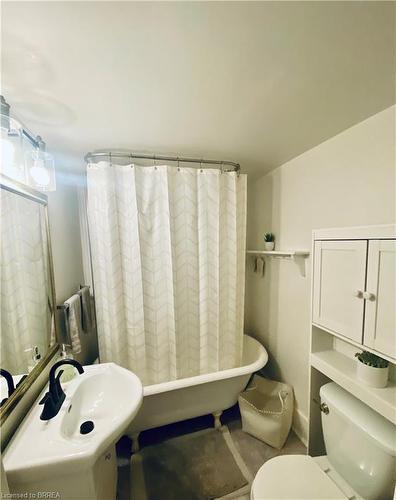 245 Grove Street, Simcoe, ON - Indoor Photo Showing Bathroom