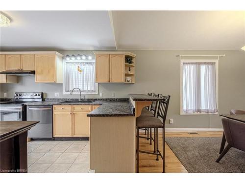 15 Landon Avenue, Simcoe, ON - Indoor Photo Showing Kitchen