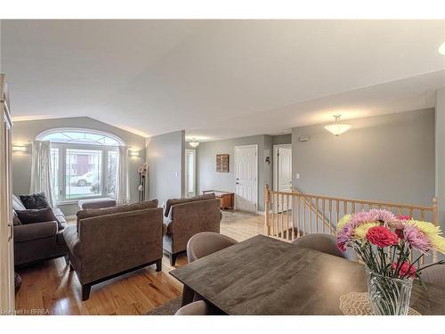 15 Landon Avenue, Simcoe, ON - Indoor Photo Showing Living Room