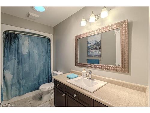 15 Landon Avenue, Simcoe, ON - Indoor Photo Showing Bathroom