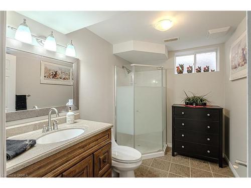 15 Landon Avenue, Simcoe, ON - Indoor Photo Showing Bathroom