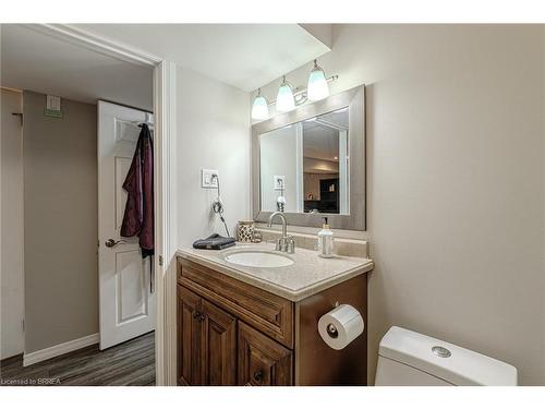 15 Landon Avenue, Simcoe, ON - Indoor Photo Showing Bathroom