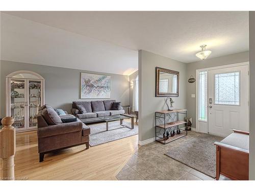 15 Landon Avenue, Simcoe, ON - Indoor Photo Showing Living Room