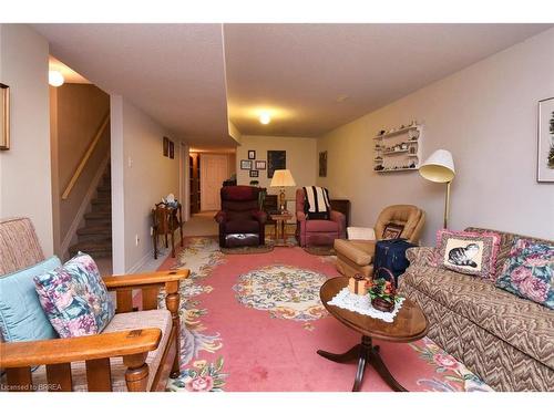 28-19 Hanlon Place, Paris, ON - Indoor Photo Showing Living Room