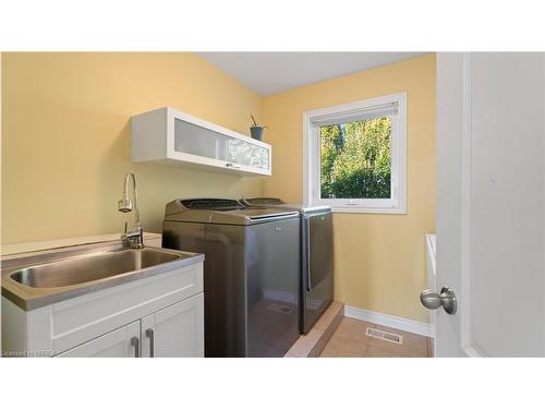 36 Kellogg Avenue, Mount Hope, ON - Indoor Photo Showing Laundry Room