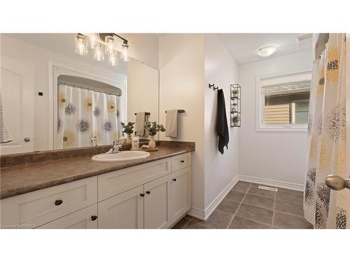 36 Kellogg Avenue, Mount Hope, ON - Indoor Photo Showing Bathroom