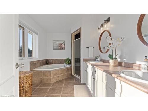 36 Kellogg Avenue, Mount Hope, ON - Indoor Photo Showing Bathroom