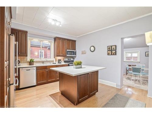 46 Bishop Street, Brantford, ON - Indoor Photo Showing Kitchen