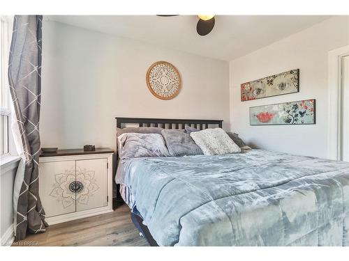 9 Alma Street, Brantford, ON - Indoor Photo Showing Bedroom