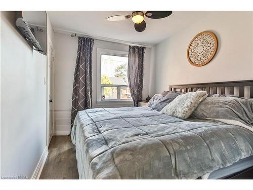 9 Alma Street, Brantford, ON - Indoor Photo Showing Bedroom