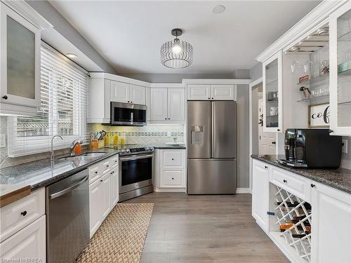 37 Dorchester Avenue, Brantford, ON - Indoor Photo Showing Kitchen With Upgraded Kitchen