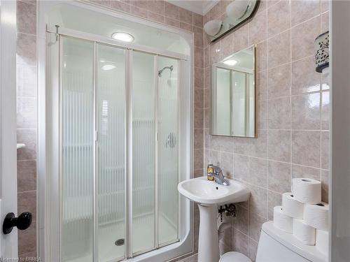 37 Dorchester Avenue, Brantford, ON - Indoor Photo Showing Bathroom