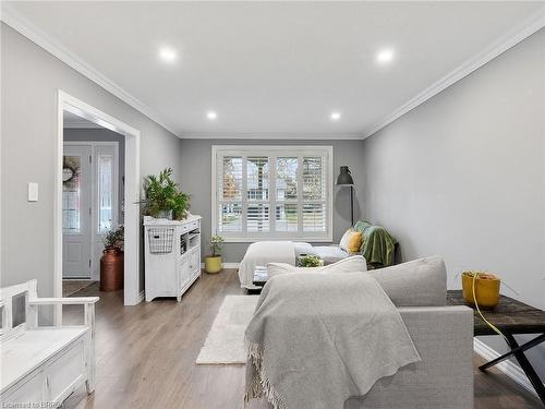 37 Dorchester Avenue, Brantford, ON - Indoor Photo Showing Bedroom