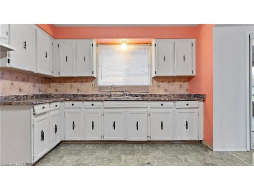 17 Northville Drive, Paris, ON - Indoor Photo Showing Kitchen