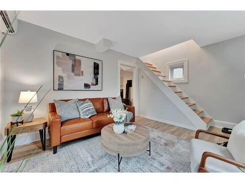 59 Buffalo Street, Brantford, ON - Indoor Photo Showing Living Room