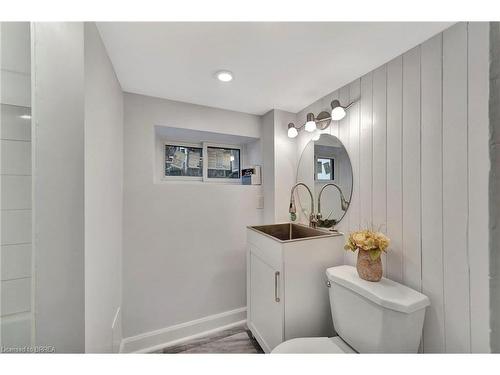 59 Buffalo Street, Brantford, ON - Indoor Photo Showing Bedroom