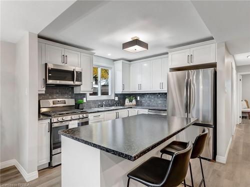 52 Fieldgate Drive, Brantford, ON - Indoor Photo Showing Kitchen