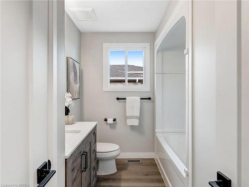 52 Fieldgate Drive, Brantford, ON - Indoor Photo Showing Bathroom